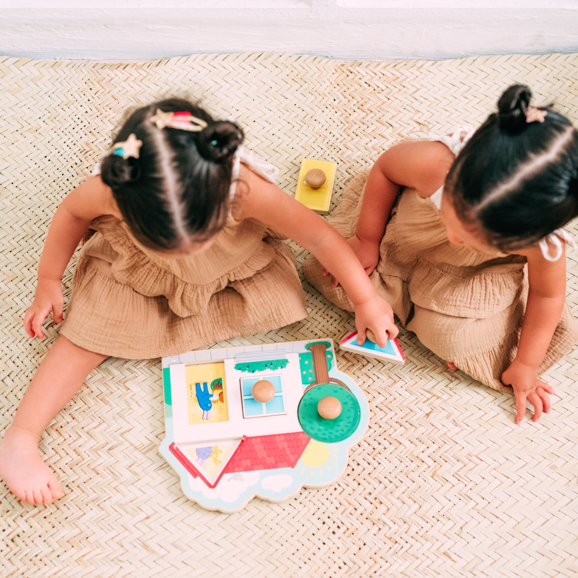 لغز الأشكال الخشبية بالعربية